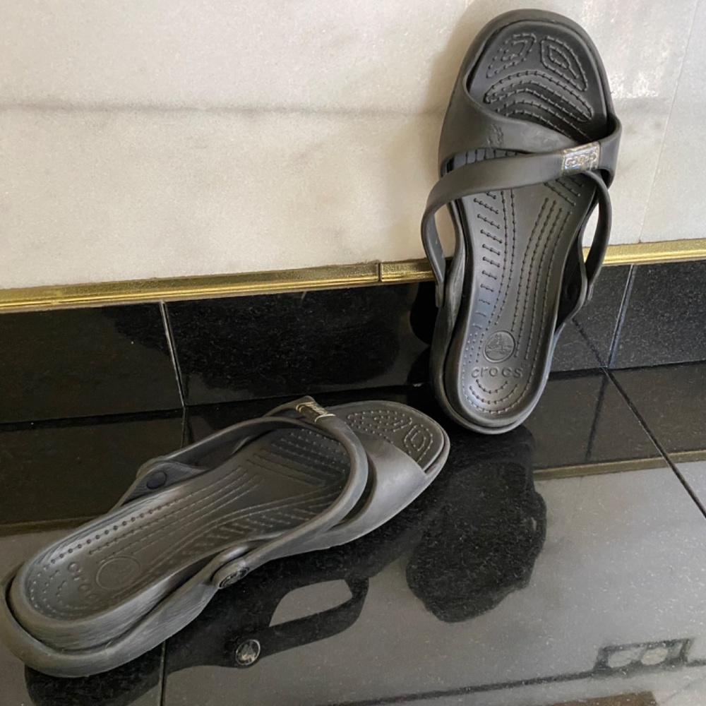 Crocs - Picture 4 of 16